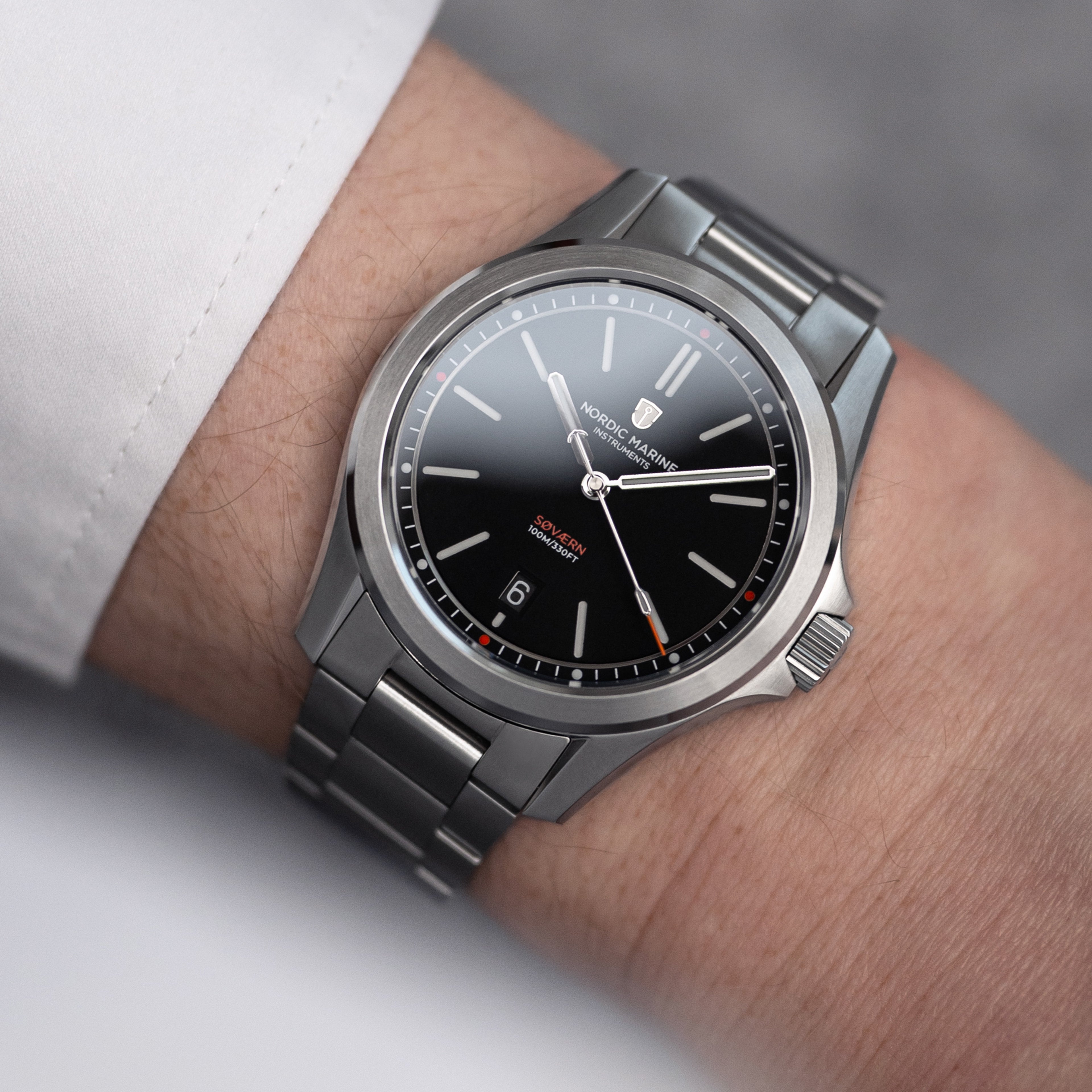 Nordic Marine Instruments SOVAERN Midnat wrist shot